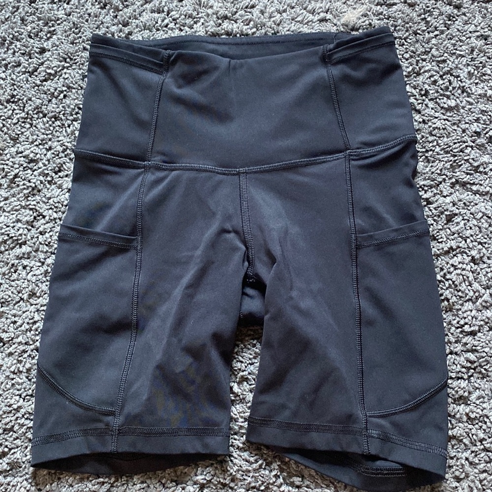 Lululemon black biker shorts. Great condition.